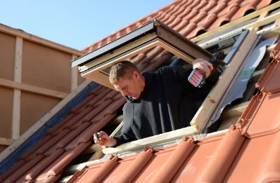 Pose de fenêtres de toit Velux à Montabard